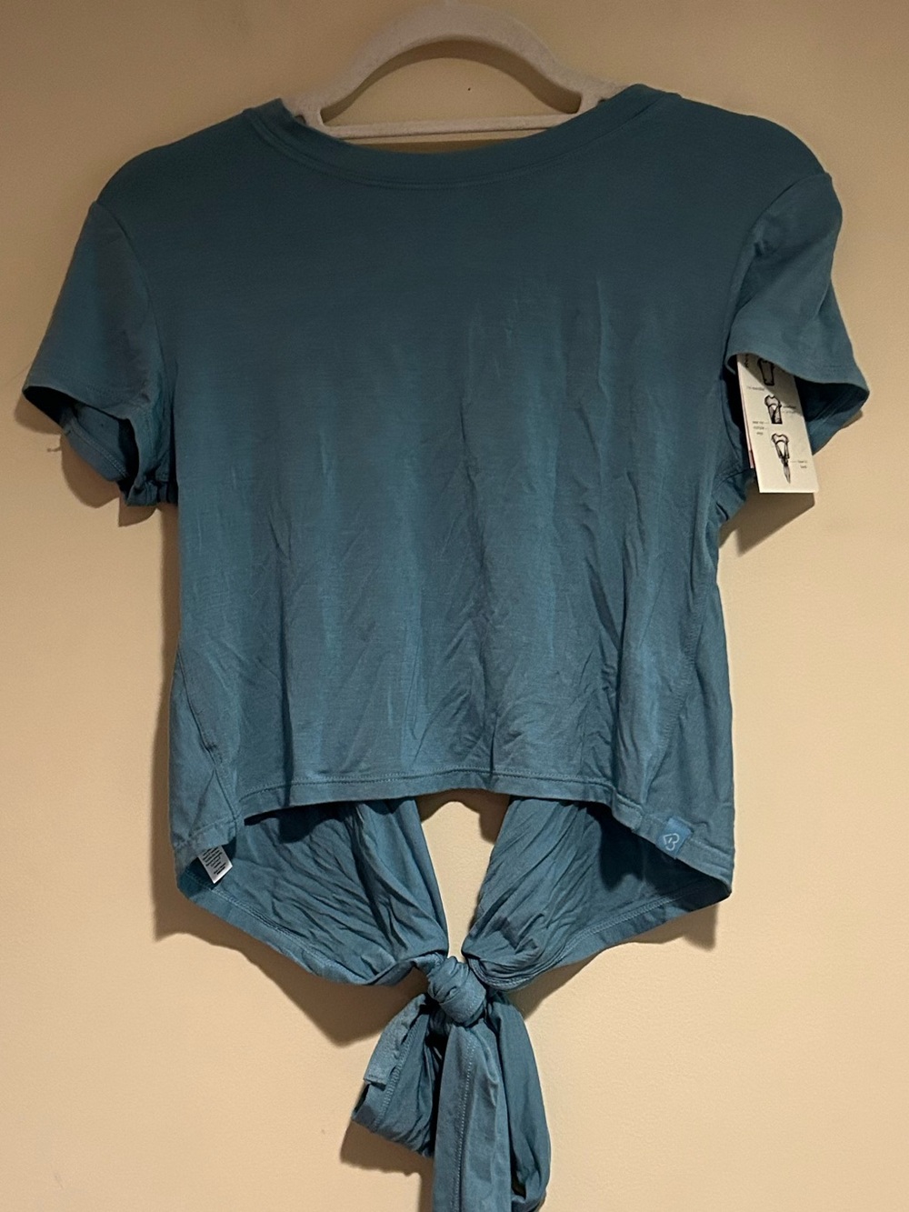 NWT Blogilates Reversible Bow Back Tee Sz Med